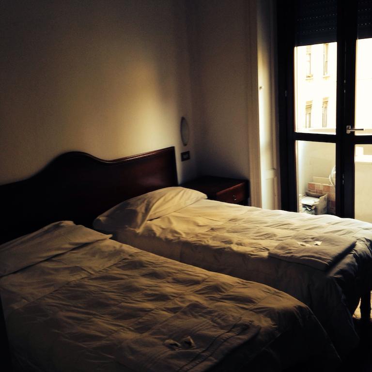Hotel Medea Milão Quarto foto