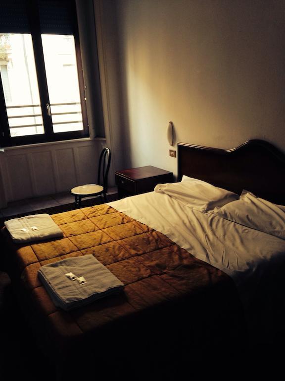 Hotel Medea Milão Quarto foto