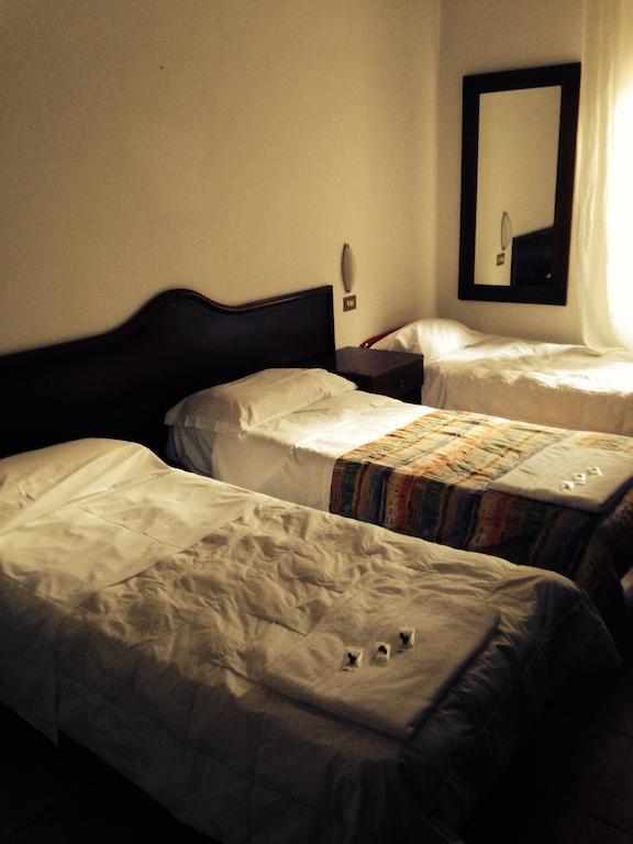 Hotel Medea Milão Quarto foto